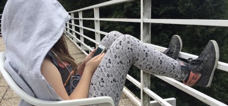 Násilie páchané na deťoch v online priestore[:en]ONLINE NÁSILIE PÁCHANÉ NA DEŤOCH SA ZVYŠUJE POČAS KARANTÉNY