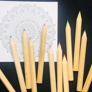 [:sk]RELAXAČNÁ OMAĽOVÁNKA - MANDALA[:]